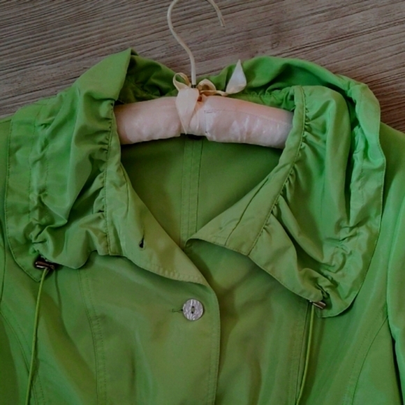 Lime Green Lightweight Rain Jacket with Ruffles by Tribella Size 12 - Picture 4 of 13